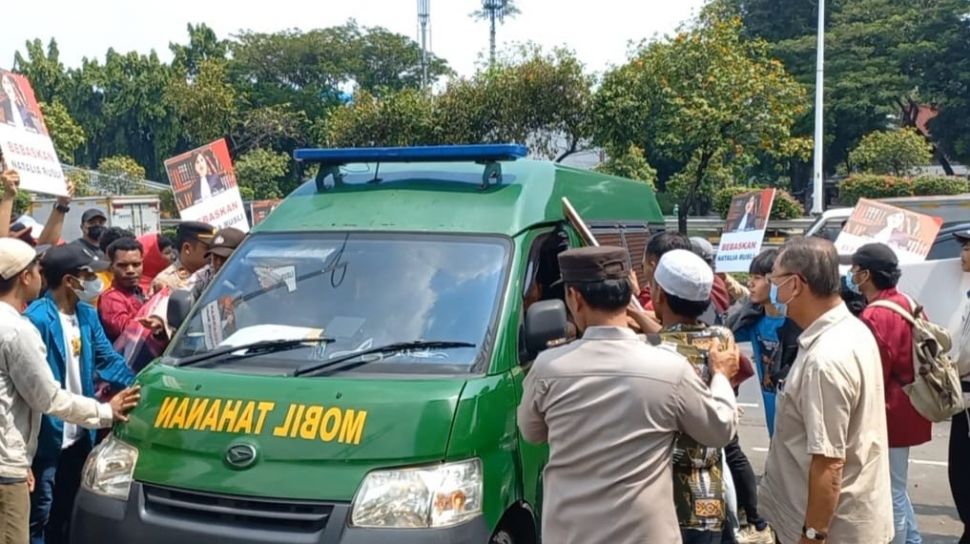 Mobil Tahanan Natalia Rusli
