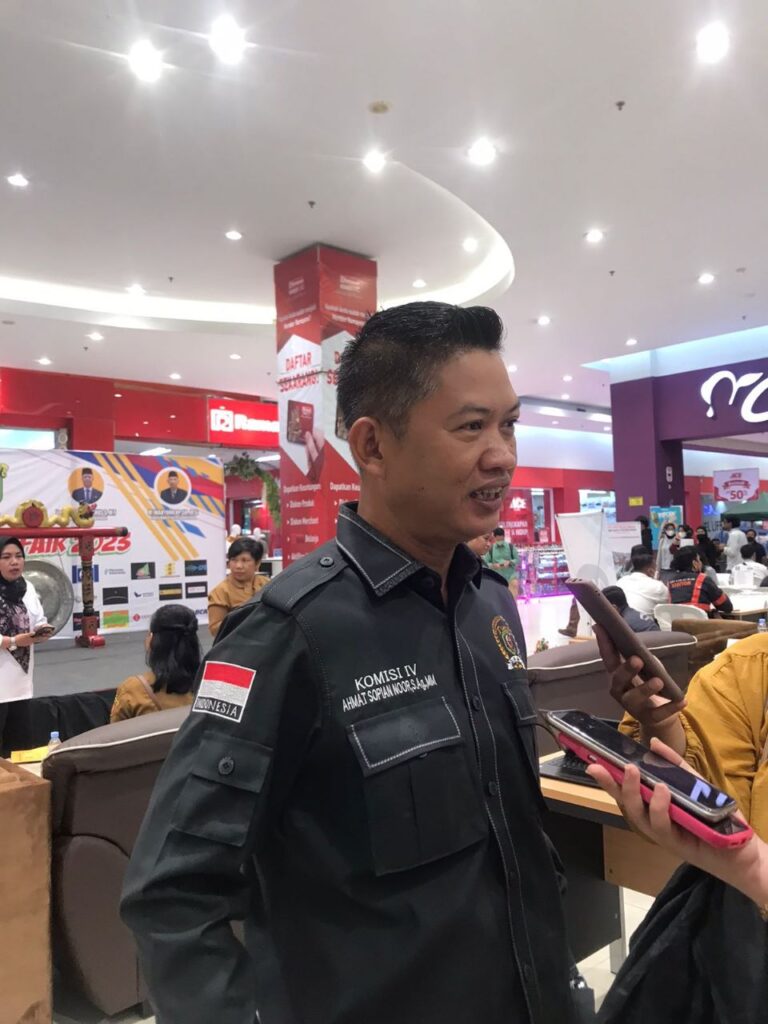 Ahmat Sopian Noor, menghadiri Samarinda Job Fair (.inet)