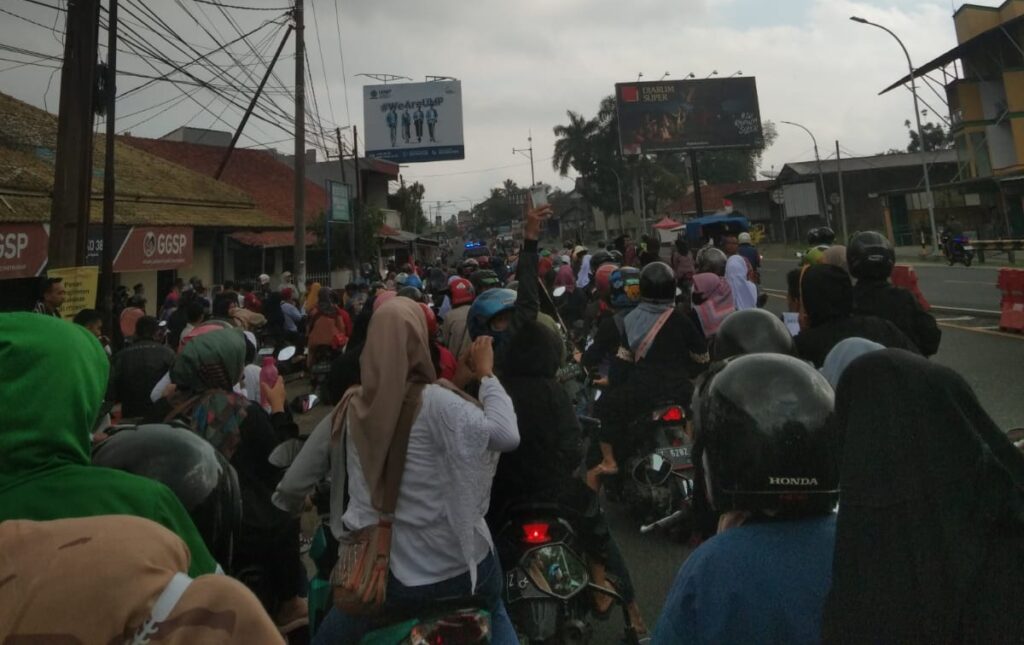 Tasikmalaya Bergemuruh! Pawai Meriah Tandai Tahun Baru 1445 H Tasikmalaya Bergemuruh! Pawai Meriah Tandai Tahun Baru 1445 H