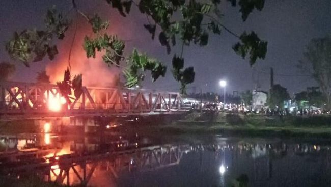 Tragedi KA Brantas: Tabrak Truk di Semarang Malam Satu Suro Brantas