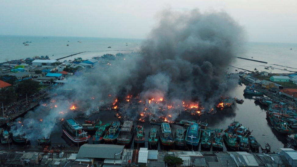 Terungkap, Kapal Dilapisi Fiberglass Percepat Kebakaran Massal Kapal di Jongor