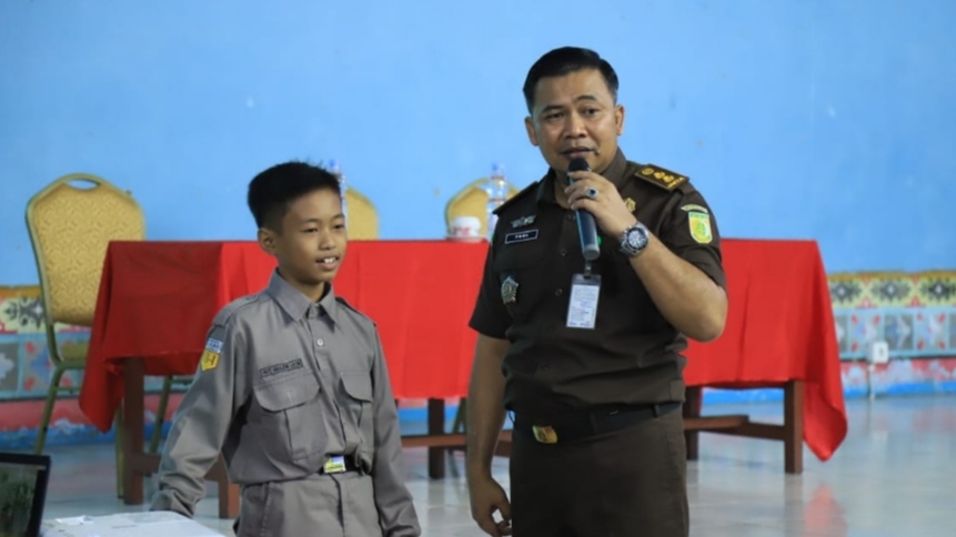 Antusias Siswa SMPN 3 Samarinda Ikuti Jaksa Masuk Sekolah Antusias Siswa SMP Negeri 3 Samarinda ikuti Jaksa Masuk Sekolah