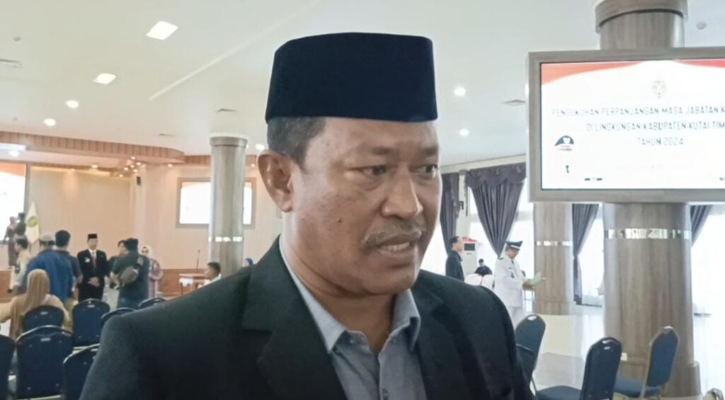 Pemerintah Pusat Perpanjang Masa Jabatan Kades hingga Delapan Tahun, Pemkab Kutai Timur Laksanakan Pengukuhan Pemerintah Pusat Perpanjang Masa Jabatan Kades hingga Delapan Tahun, Pemkab Kutai Timur Laksanakan Pengukuhan