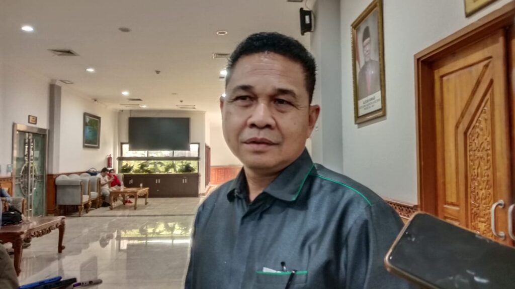 Ketua DPRD Kutai Timur Minta KPC Ubah Plat Nomor untuk Pajak Kendaraan