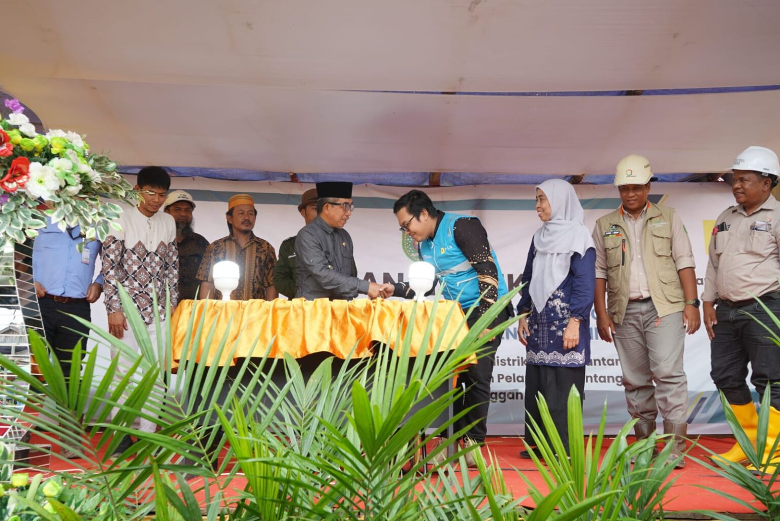 Bupati Kutim Percepat Elektrifikasi Desa