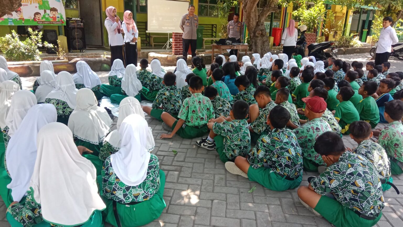 Polsek Tulangan Sosialisasikan Stop Bullying di SDN Jati Tulangan