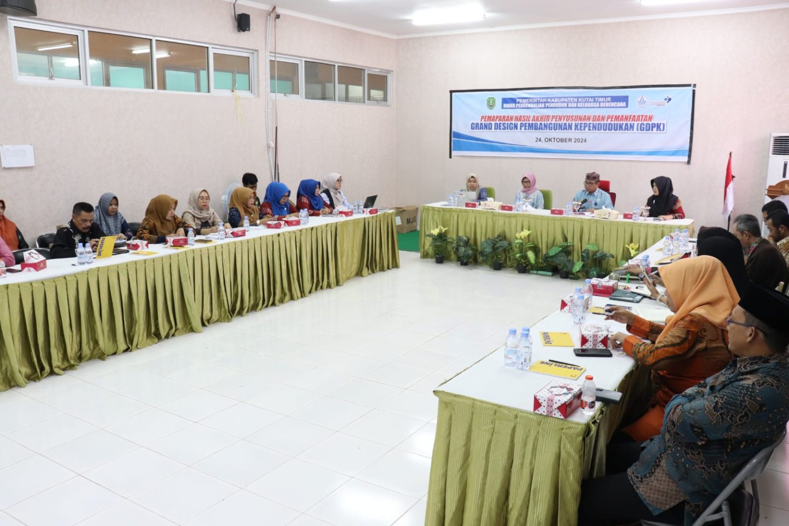 DPPKB mengadakan pemaparan hasil penyusunan dan pemanfaatan Grand Design Pembangunan Kependudukan (GDPK), Kamis (24/10/2024)