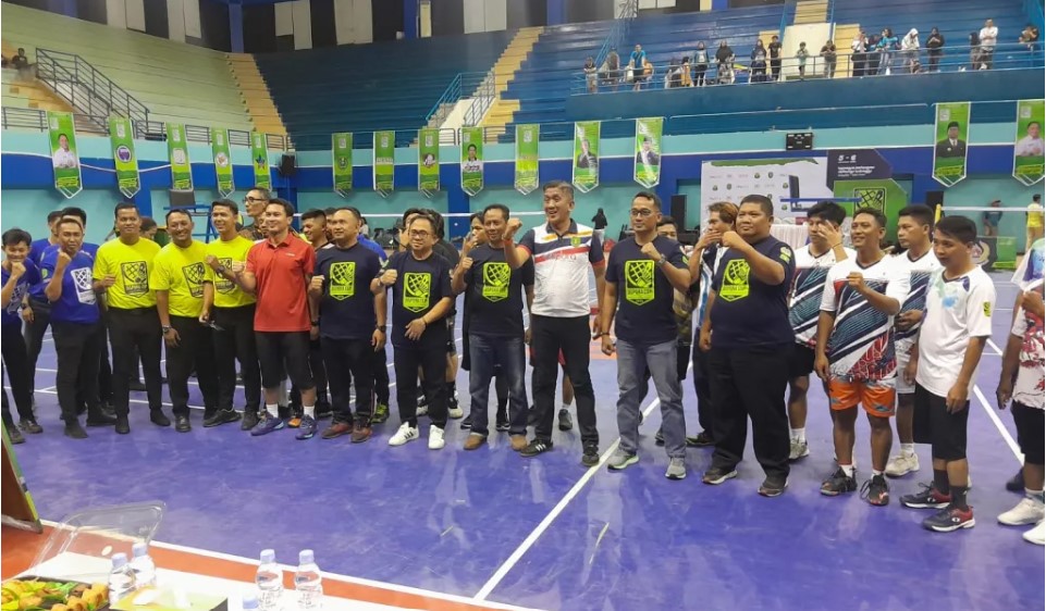Basuki Isnawan: Kehadiran Mohammad Ahsan di Dispora Cup Kutim Membakar Semangat Atlet Muda Suasana pembukaan Dispora CUP 2024 di Gelanggang Olahraga (GOR) Kudungga, Sangatta, Selasa (5/11/2024)