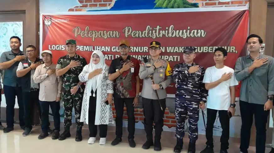 Pendistribusian logistik pemilu resmi dimulai dari gudang Komisi Pemilihan Umum (KPU) Kutim, Sabtu (23/11/2024).