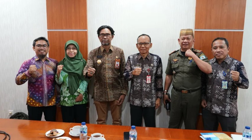 Pjs Bupati Kutim, H M Agus Hari Kesuma (AHK) (tengah)