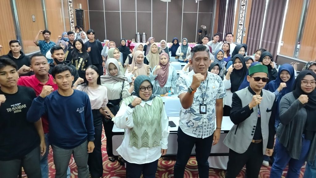 Workshop Kewirausahaan Pemuda Berbasis Online, Basuki Fokus Cetak Wirausahawan Muda di Kutim Kepala Dinas Pemuda dan Olahraga Kutai Timur, Basuki Isnawan, membuka pelatihan peningkatan kapasitas daya saing bagi pemuda pelopor di Hotel Victory pada Kamis (7/11/2024).