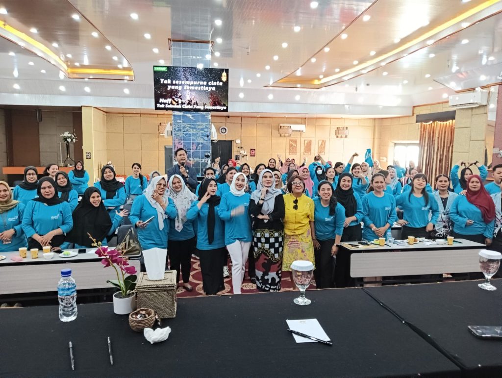Puluhan Pengelola KB di Kutim Ikuti Pelatihan Public Speaking, Tingkatkan Komunikasi Efektif dengan Masyarakat DPPKB Kutai Timur (Kutim) mengadakan pelatihan public speaking selama tiga hari di Hotel Royal Victoria Sangatta