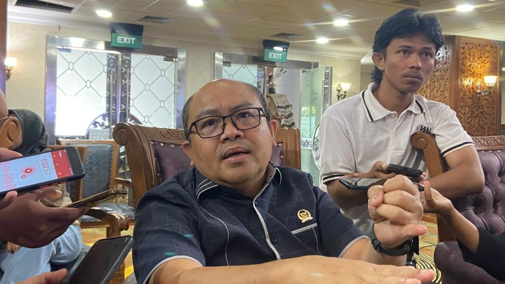 Novel Tyty Paembonan, Anggota DPRD Kutim