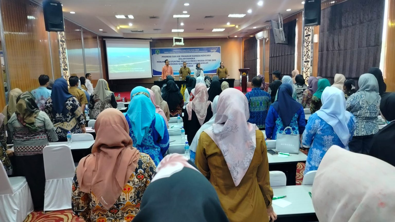 Suasana Bimtek DPPKB Kutim berlangsung selama 2 hari, dimulai pada Senin (18/11/2024) hingga Selasa (19/11/2024) di Hotel Royal Victoria Sangatta.