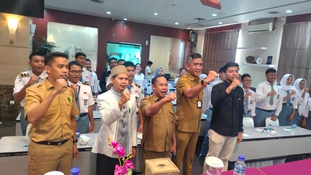 Dispora Kutim menyelenggarakan workshop bertajuk Kepeloporan Pemuda di ruang MCC, Hotel Royal Victoria, Sangatta, Senin (18/11/2024)