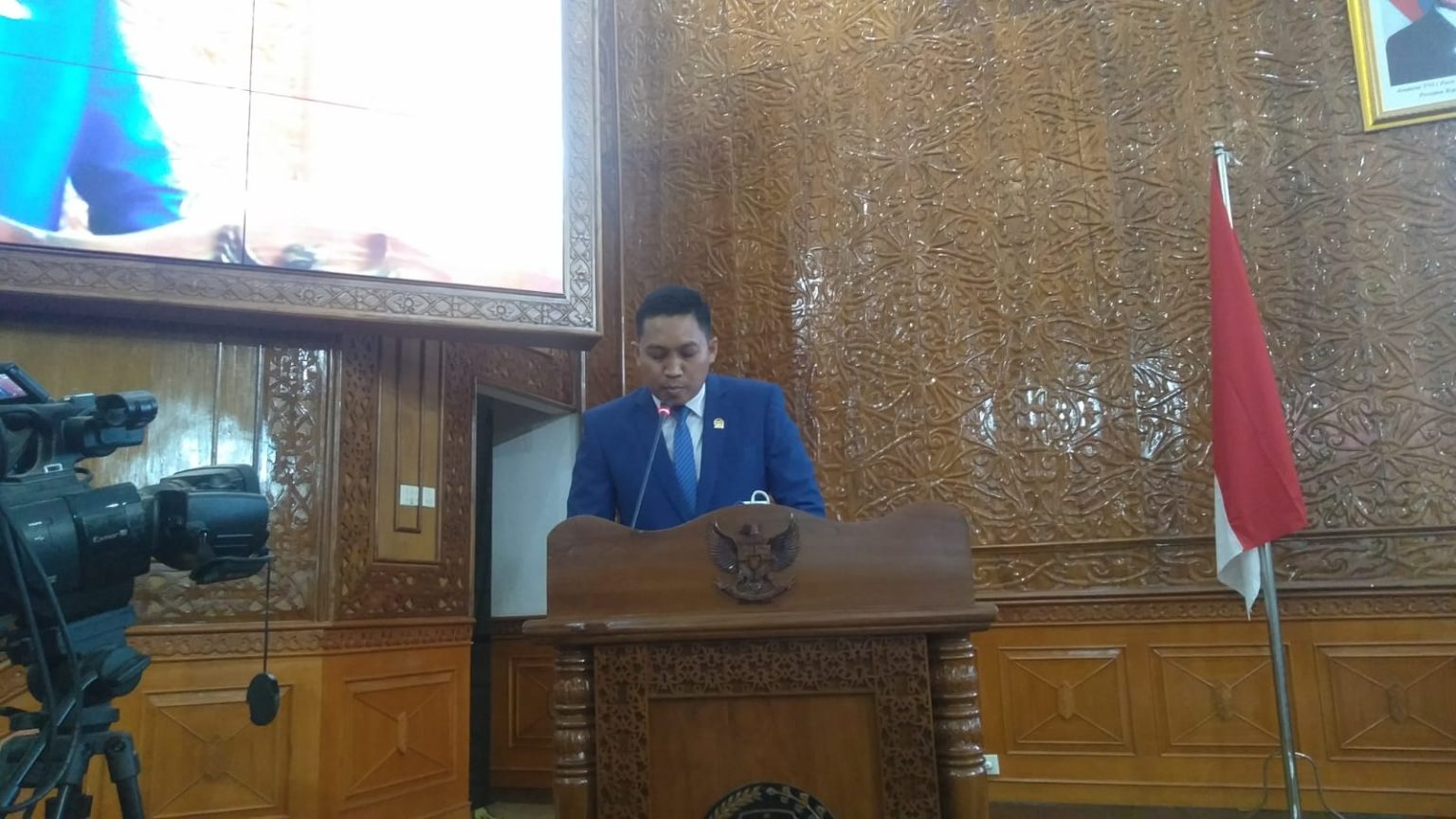 Ketua Fraksi Demokrat Pandi Widiarto menyampaikan pandangan umum fraksinya dalam Rapat Paripurna Ke-XX Masa Persidangan Ke-I Tahun Sidang 2024/2025, Jumat (22/11/2024)