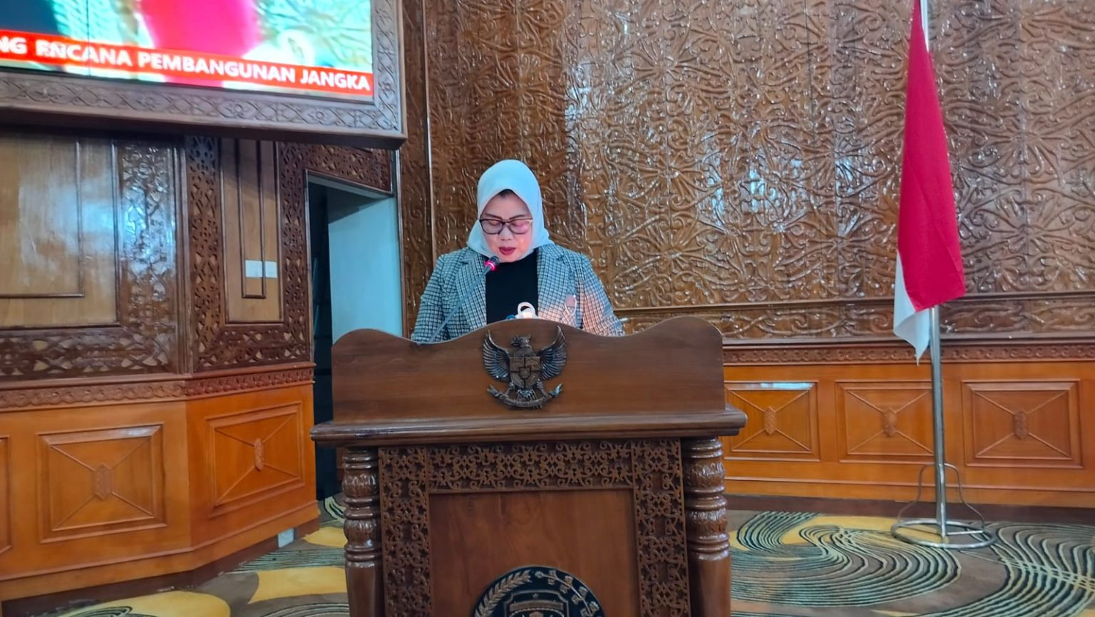 DPRD Kutim Bahas APBD 2025, Fraksi Golkar Berikan Pandangan Akhir Hasna, Sekretaris Fraksi Golkar DPRD Kutim