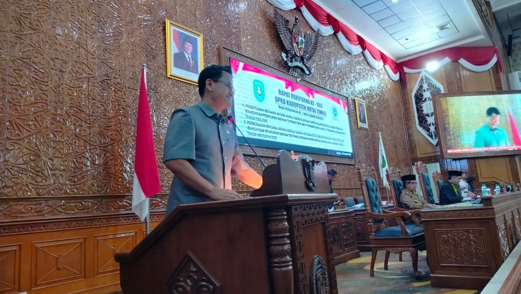Kajang Lahang, Ketua Fraksi Nasdem DPRD Kutim