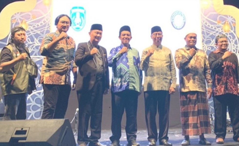 Merayakan HUT Kutai Timur ke-25, Festival Habsyi Qasidah dan Seni Islami Perkuat Ukhuwah Islamiyah Pemkab Kutim melalui Dinas Pendidikan dan Kebudayaan menyelenggarakan Festival Habsyi Qasidah dan Gebyar Seni Islami. Acara yang berlangsung di Townhall, Sangatta Utara, Jumat (01/11/2024)