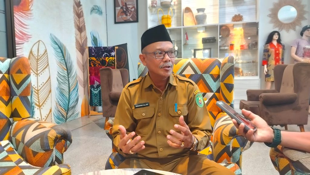 DPMPTSP Kutim Jaring Masukan Warga untuk Pembenahan Pelayanan Perizinan Kepala DPMPTSP Kutim, Darsafani