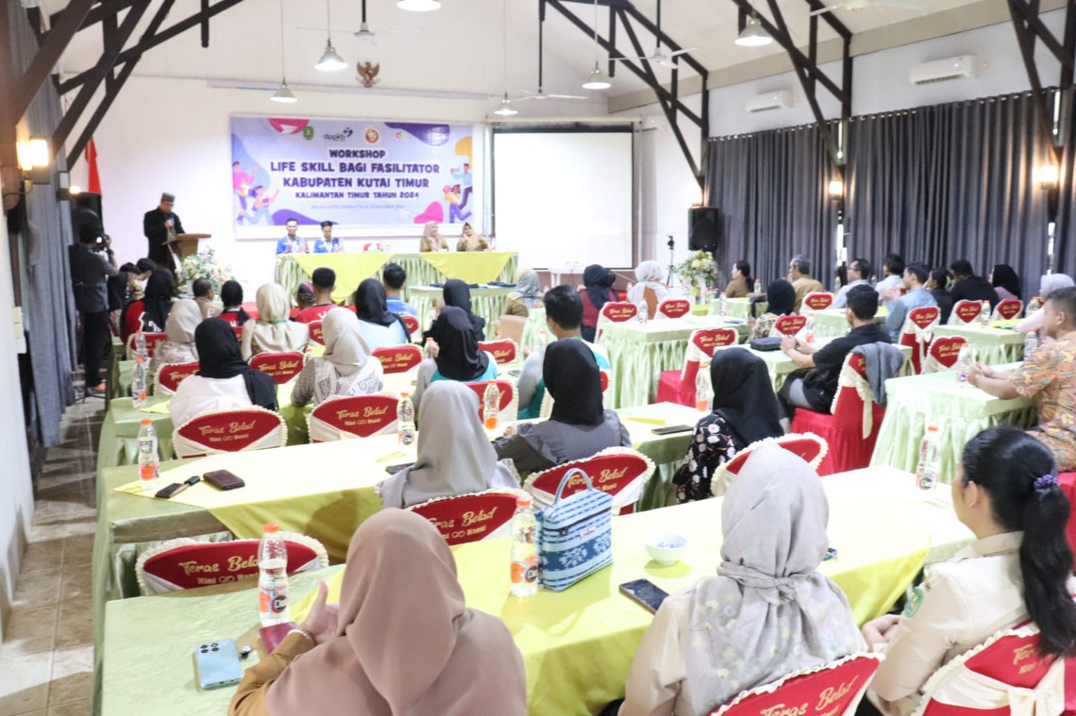 DPPKB Kutai Timur menyelenggarakan kegiatan Orientasi Remaja Kelompok PIK-R dan Forum Duta Genre Tentang Life Skill bagi Fasilitator Tahun 2024