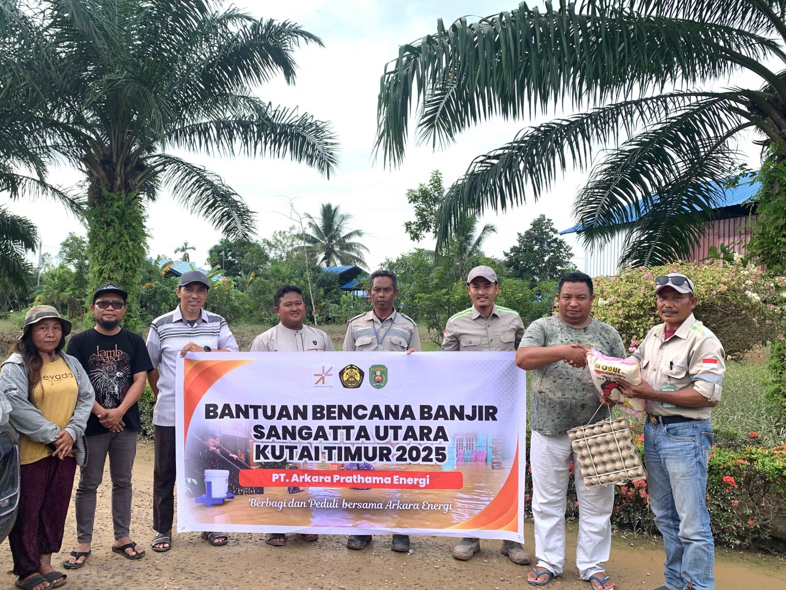 Ringankan Beban Warga, PT APE Berbagi untuk Korban Banjir di Sangatta Utara
