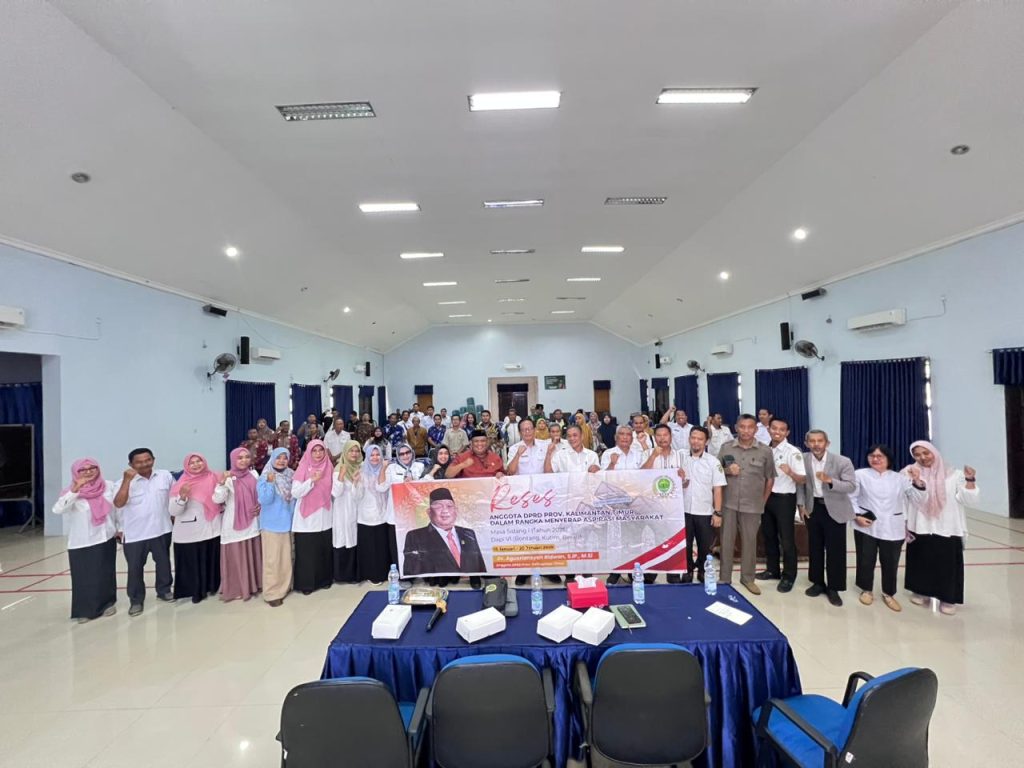 Dr.Agusriansyah Ridwan saat Reses Anggota DPRD Provinsi Kaltim Masa Sidang Ke - I Tahun 2025 Aula SMADA Sangatta Utara, Rabu (15/1/2025)