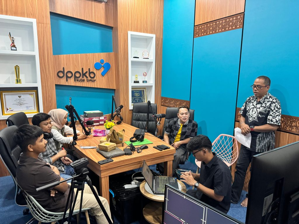 DPPKB Kutim Luncurkan Tim Podcast untuk Edukasi Pencegahan Stunting