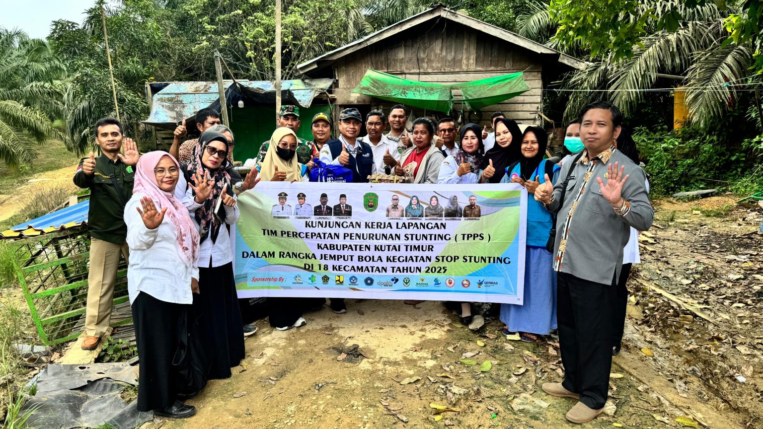 TPPS Kutim Tegaskan Pola Asuh dan Data Akurat Kunci Penurunan Stunting di Kaliorang Sekretaris Tim Percepatan Penurunan Stunting (TPPS) Kutai Timur (Kutim), Achmad Junaidi B memimpin program jemput bola di Desa Citra Manunggal Jaya, Kecamatan Kaliorang, Rabu (12/2/2025).