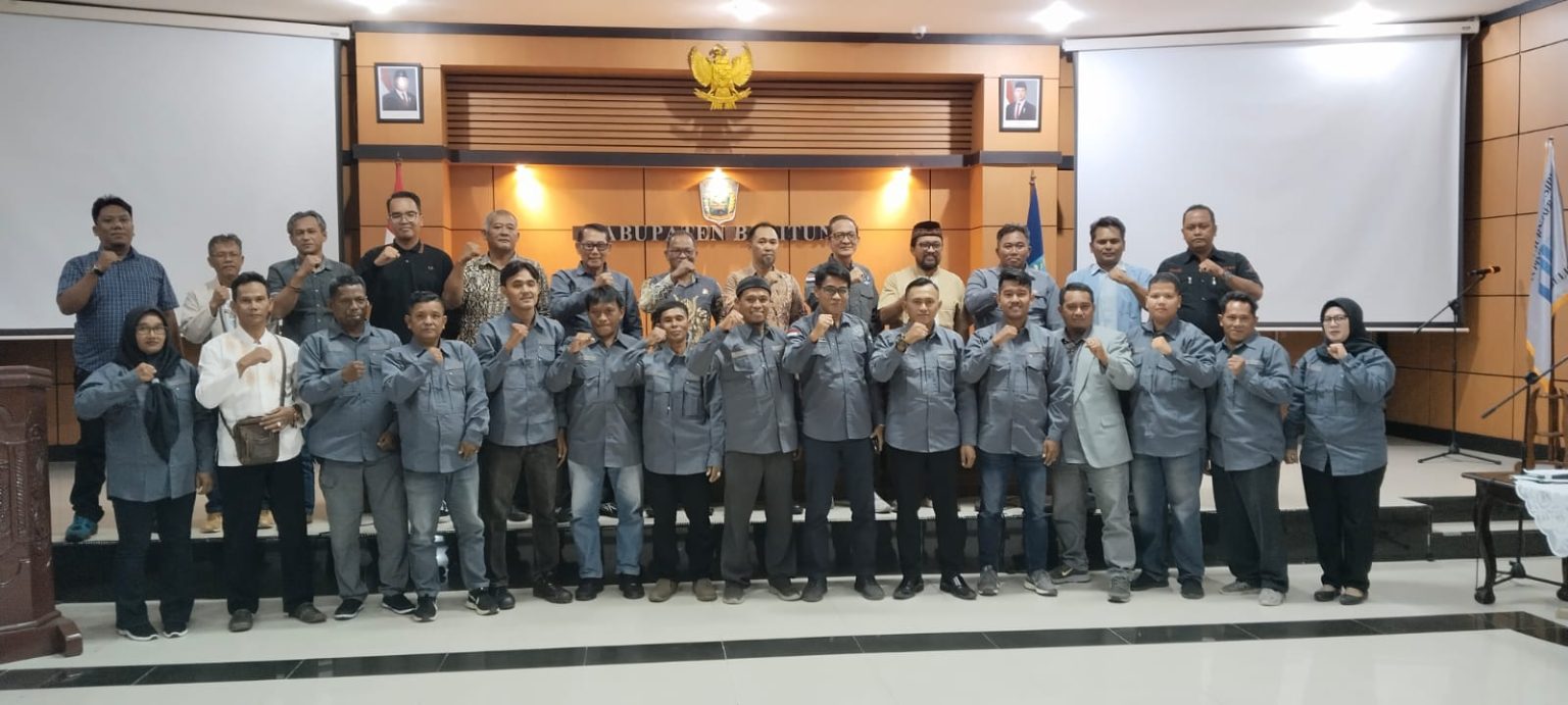 PJS Belitung Resmi Dilantik, Dorong Kompetensi Wartawan Prosesi pelantikan DPC PJS Kab Belitung oleh Ketua DPD PJS Babel, Rikky Permana dihadiri Ketua Umum DPP PJS Mahmud Marhaba, Sabtu (08/03/2025).