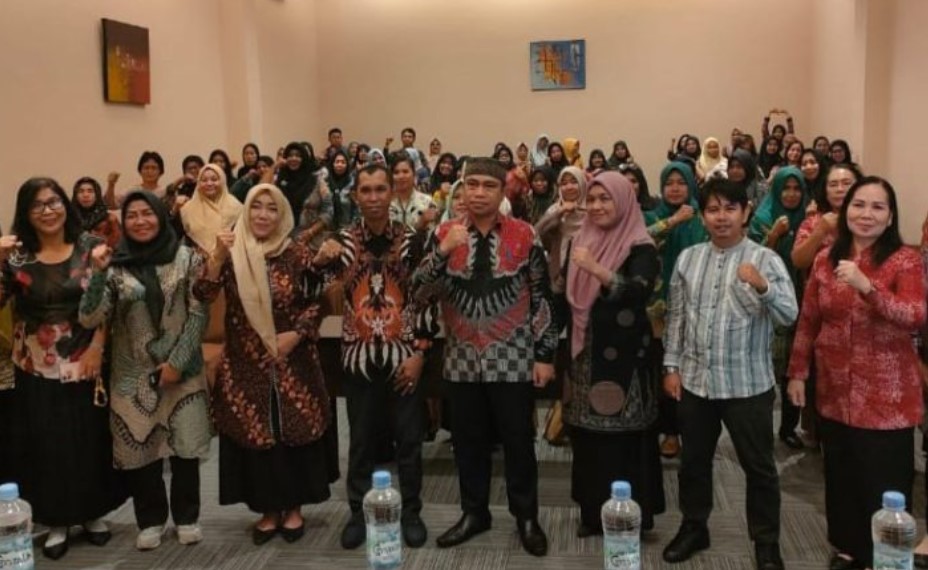 Sebanyak 69 peserta kader BKB, BKL, UPPKA, TP-PKK, serta perwakilan kader dan PLKB dari enam kecamatan di Kutim mengikuti pelatihan meningkatkan kapasitas mitra kerja dan organisasi pengelolaan ketahanan dan kesejahteraan keluarga di Hotel Swiss Bell Samarinda, Sabtu (9/11/2024).