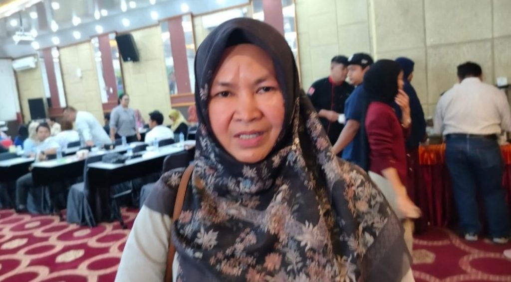 Sekretaris Dinkes Kutim, Siti Fatimah saat diwawancarai di Hotel Royal Victoria, Sangatta