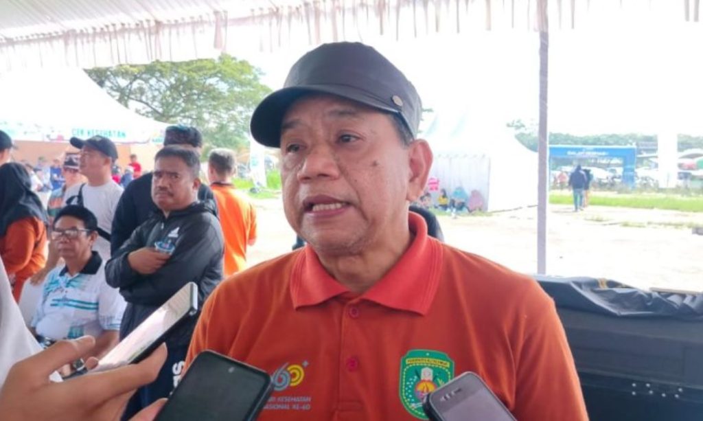 Germas dan Baksos Warnai Puncak HKN ke-60 di Kutim Kepala Dinas Kesehatan Kutim, dr. Bahrani Hasanal