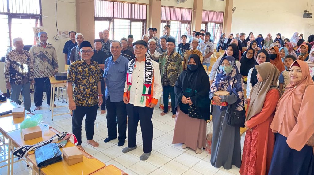 Anggota DPR RI dari Fraksi PKS KH Aus Hidayat Noor