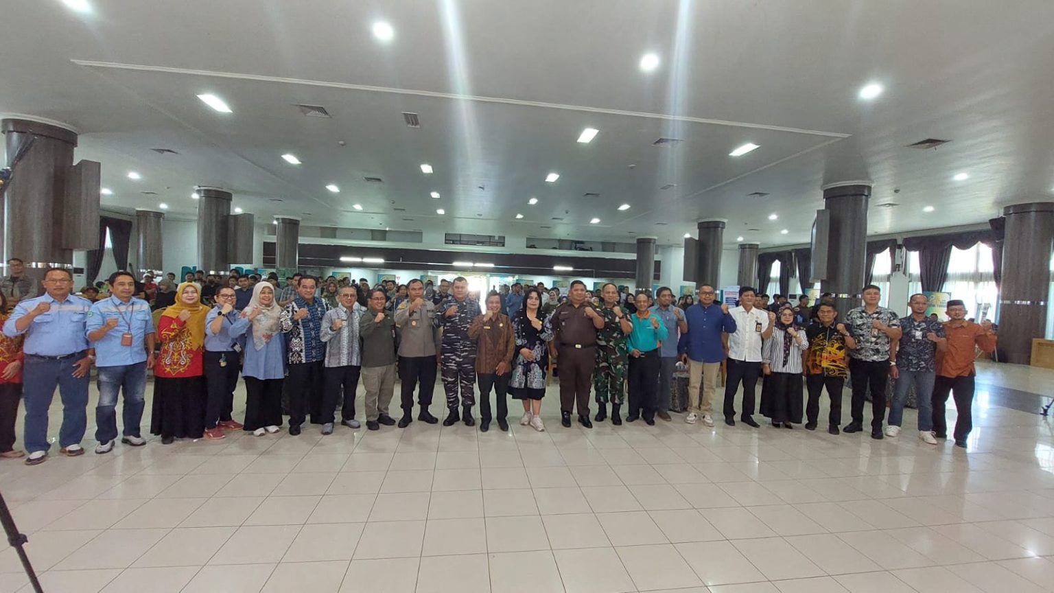 Dinas Tenaga Kerja dan Transmigrasi (Disnakertrans) Kutai Timur menggelar Job Fair di Gedung Serba Guna Kantor Bupati Kutim, Jum'at (9/5/2025)