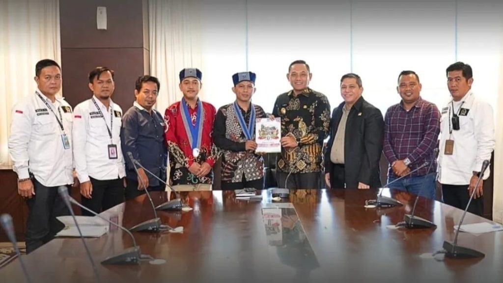 Wakil Gubernur Kalimantan Timur, H Seno Aji,