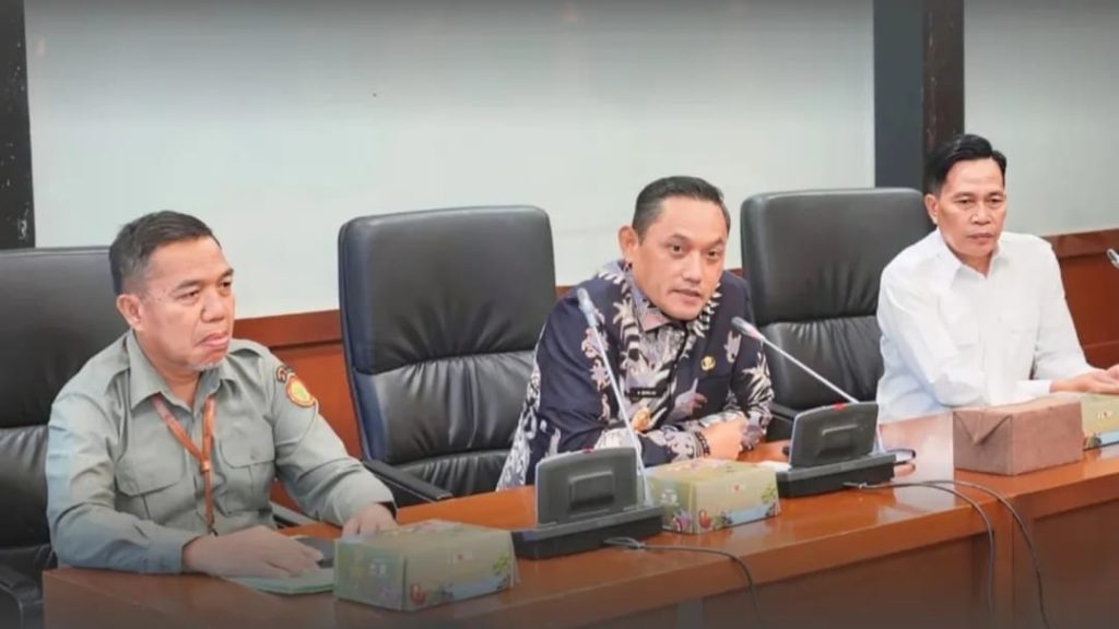 Wakil Gubernur Kalimantan Timur H Seno Aji saat berdiskusi bersama para pengurus Petani Gemas Kaltim di Ruang Tepian 1, Kantor Gubernur Kaltim, Kamis (24/4/2025).
