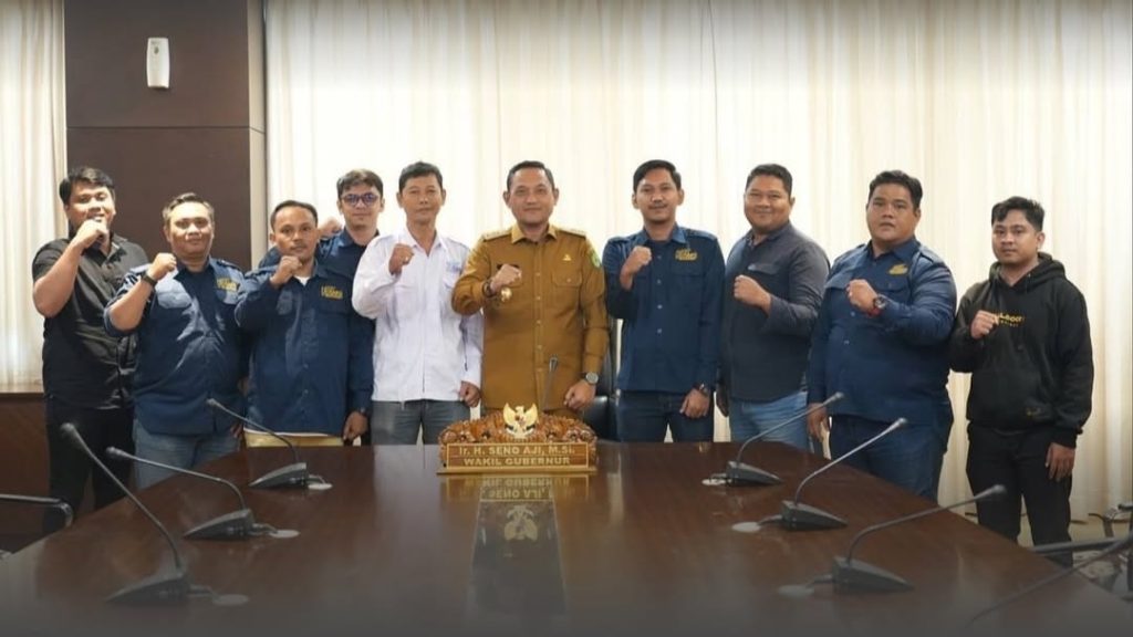 saat menerima kunjungan Pengurus SMSI Kaltim di ruang rapat Wagub, Senin (28/4/2025).