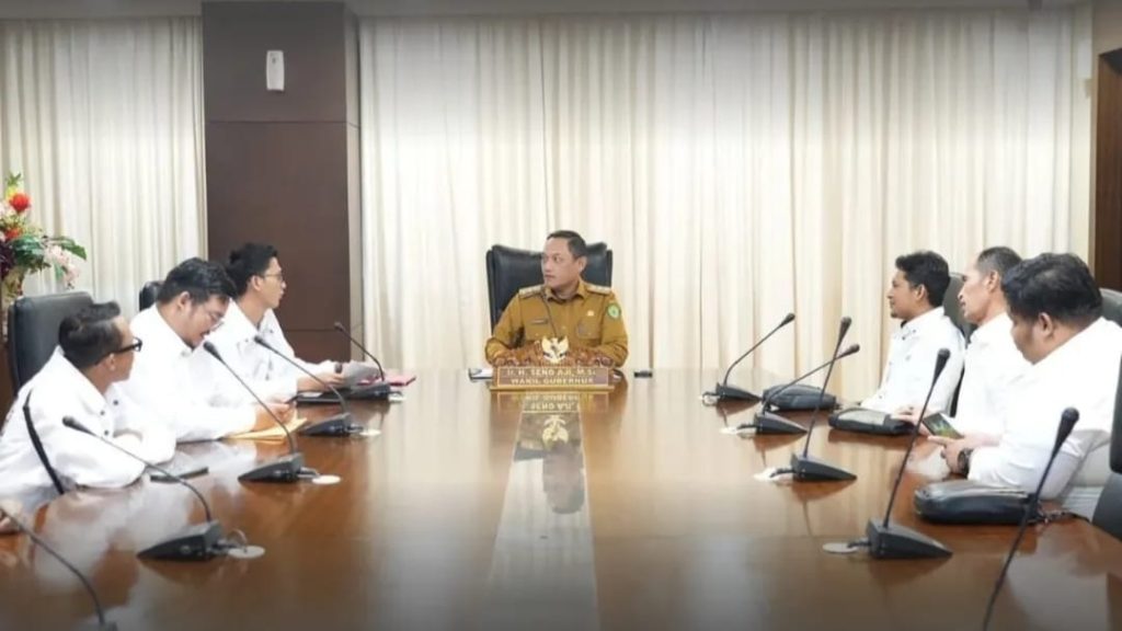 Wakil Gubernur Kalimantan Timur H Seno Aji saat menerima audiensi dan silaturahmi jajaran Beyond Profesional (BePro) Kaltim di ruang kerjanya, Selasa (29/4/2025)