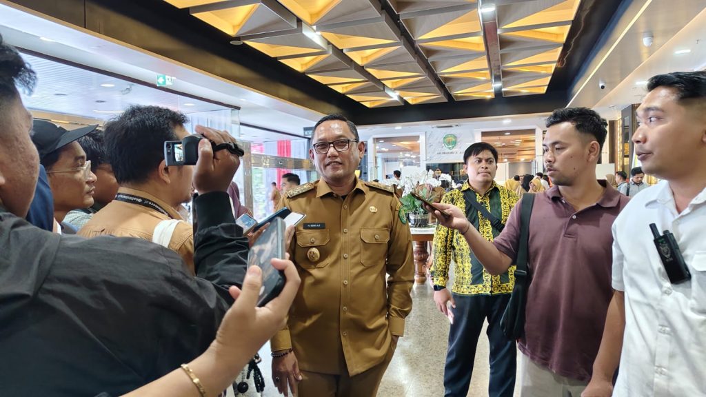 Wakil Gubernur Kaltim, Seno Aji saat diwawancarai di Gedung Gubernur Kaltim, Selasa (5/8/2025)