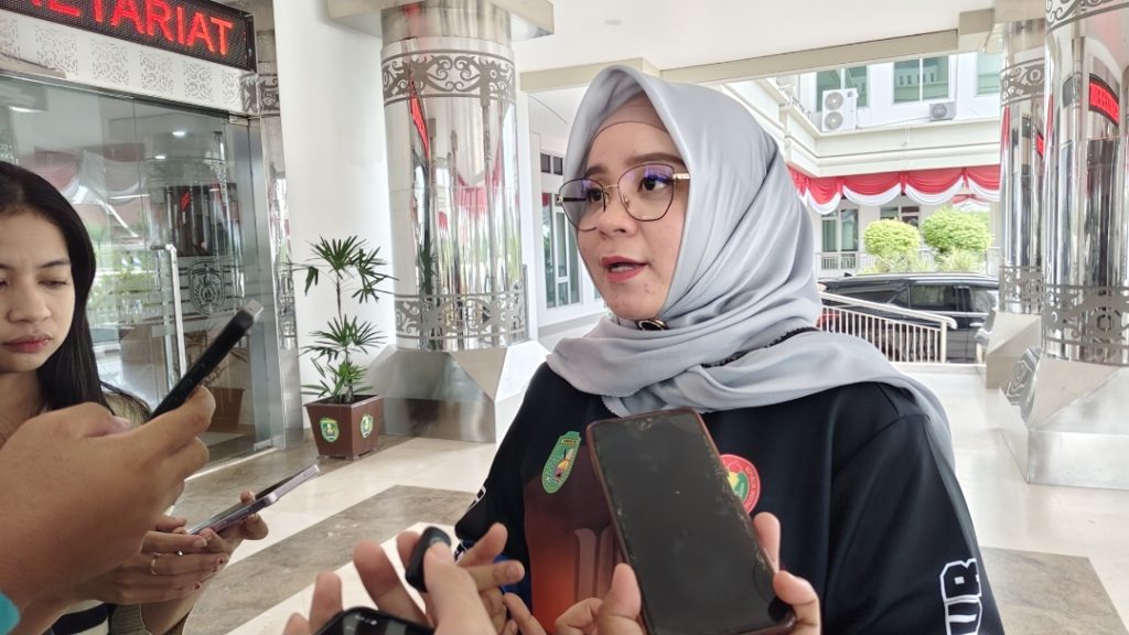 Sekretaris Dinas Pendidikan sekaligus Ketua Kontingen, Irma Yuwinda
