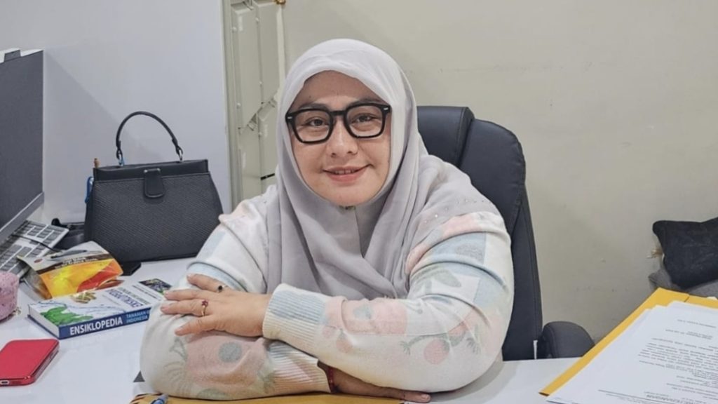 Kepala Desa Singa Gembara, Hamriani Kassa