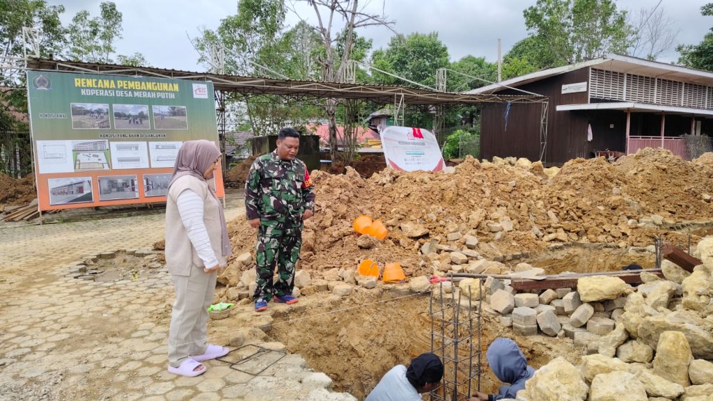 Kepala Desa Singa Gembara, Hamriani Kassa