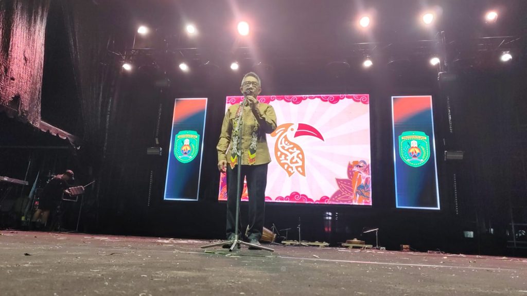 Festival Pesona Budaya Kutim 2025 Tutup Meriah, Bupati Tegaskan Komitmen Pelestarian Budaya Ardiansyah Sulaiman, Bupati Kutim