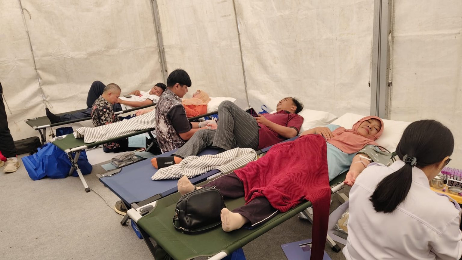 Dinkes Kutim bersama PMI gelar stan donor darah dalam perayaan HKN ke-61 di Sangatta