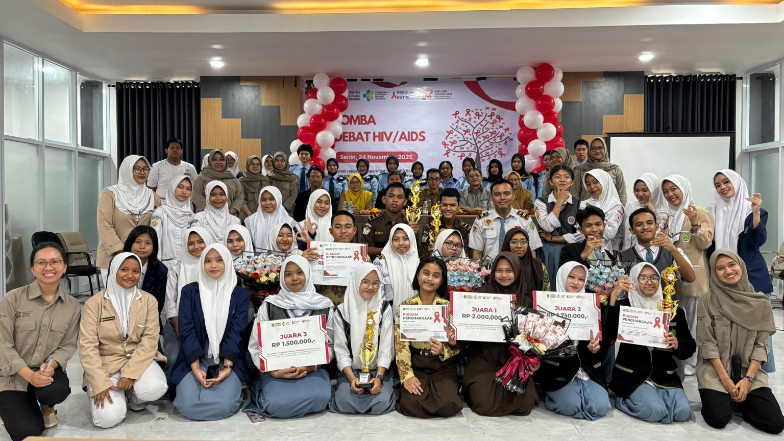 LOMBA Debat HIV Anak SMA/SMK Sekabupaten Kutim