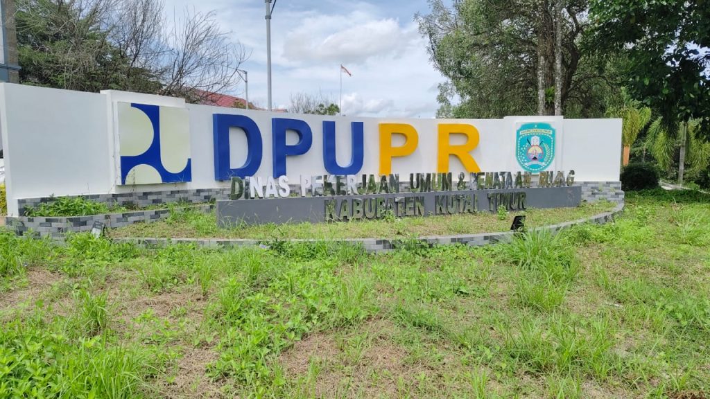 DPUPR Kutim Kebut Proyek Jalan dan Air Bersih 2025 Kantor Dinas PUPR Kutim (AN/Etrara.id)
