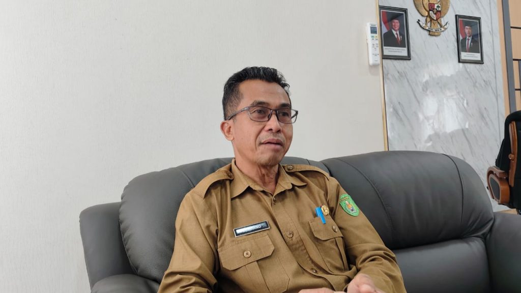Kutim Perketat Pengawasan Makanan Sekolah dan Warung Lokal Plt. Kepala Dinkes Kutim, Sumarno