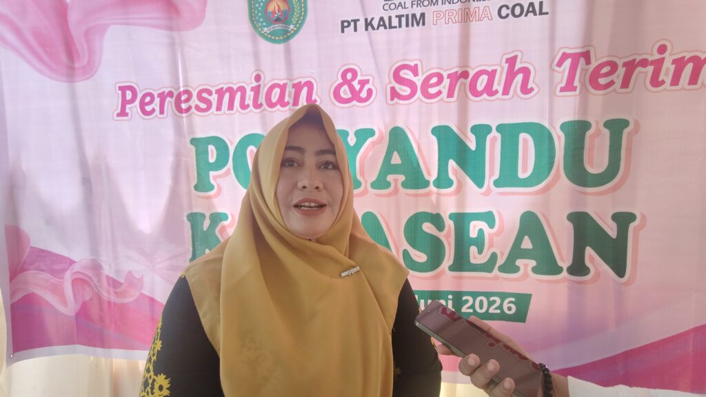 Kepala Desa Singa Gembara, Hamriani Kassa