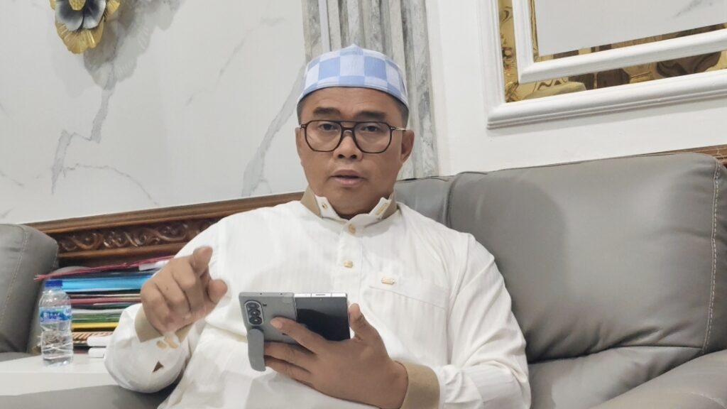 Wakil Bupati Kutai Timur, Mahyunadi, saat diwawancarai di Rumah Jabatan Wakil Bupati, Jumat (26/6/2026)